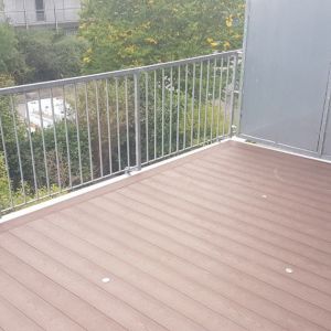 massive WPC-Dielen, holzoptik, mit LED-Beleuchtung, Balkon in Fällanden